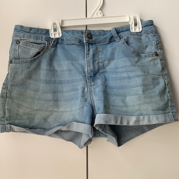 Shorts - Picture 1 of 2